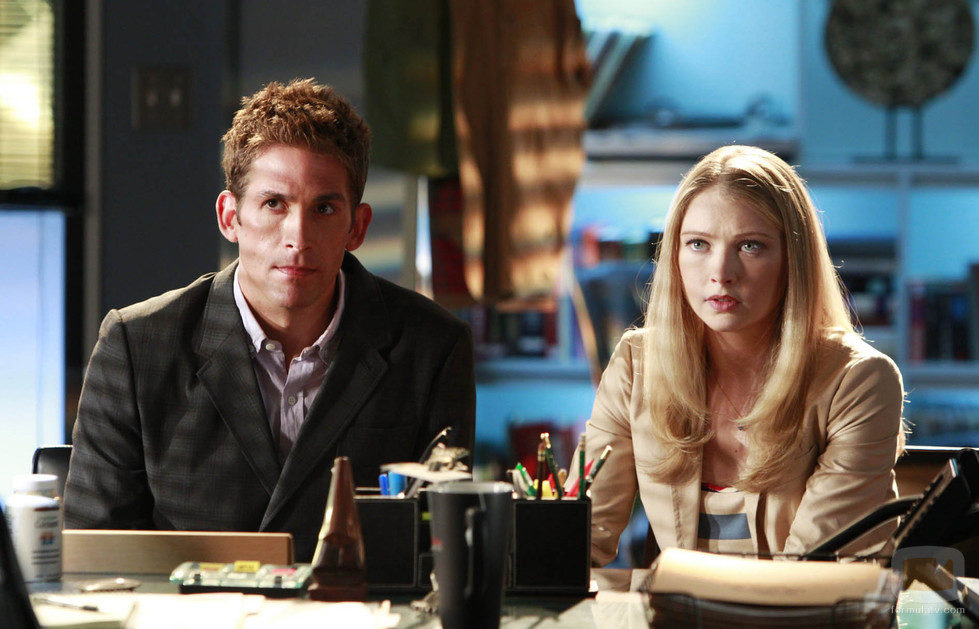 Eric Szmanda y Elisabeth Harnois en el tercer capítulo de la 12ª temporada de 'CSI: Las Vegas'