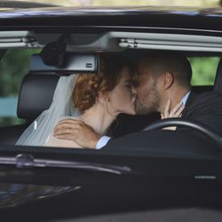 Sarah Drew y Jesse Williams besándose en 'Anatomía de Grey'