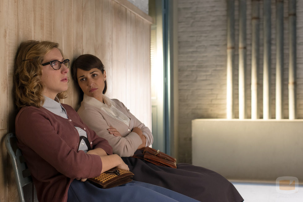 Paula Echevarría junto con Cecilia Freire en 'Velvet'