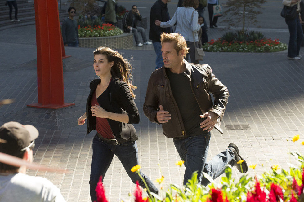 Meghan Ory y Josh Holloway en el capítulo "Secretos del servicio secreto" de 'Intelligence'