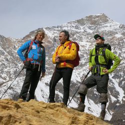Jesús Calleja, José Coronado y Nicolás Coronado en Nepal en 'Planeta Calleja'