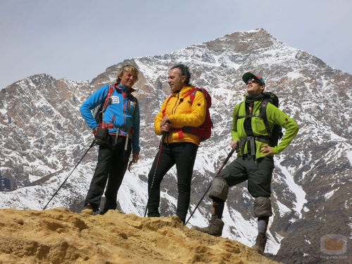 Jesús Calleja, José Coronado y Nicolás Coronado en Nepal en 'Planeta Calleja'