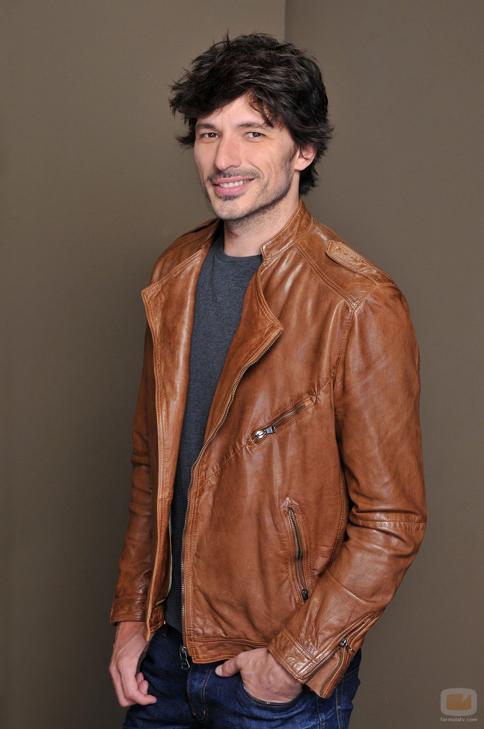 Andrés Velencoso posando para 'B&b, de boca en boca'