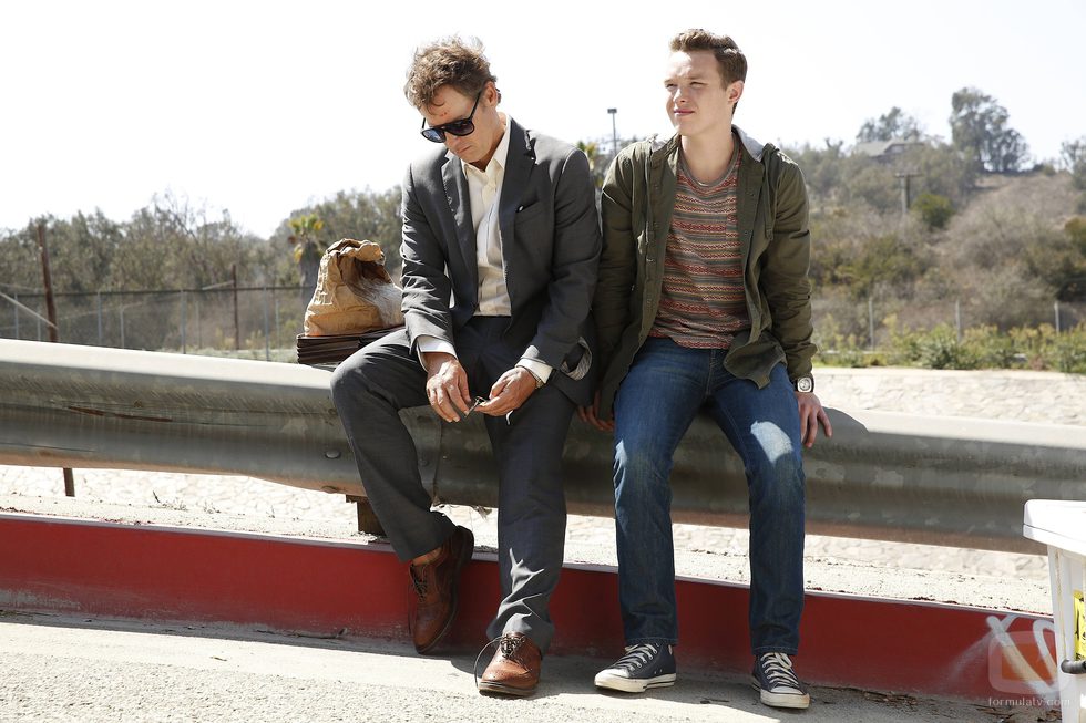 Ian Colletti y Greg Kinnear en 'Rake'