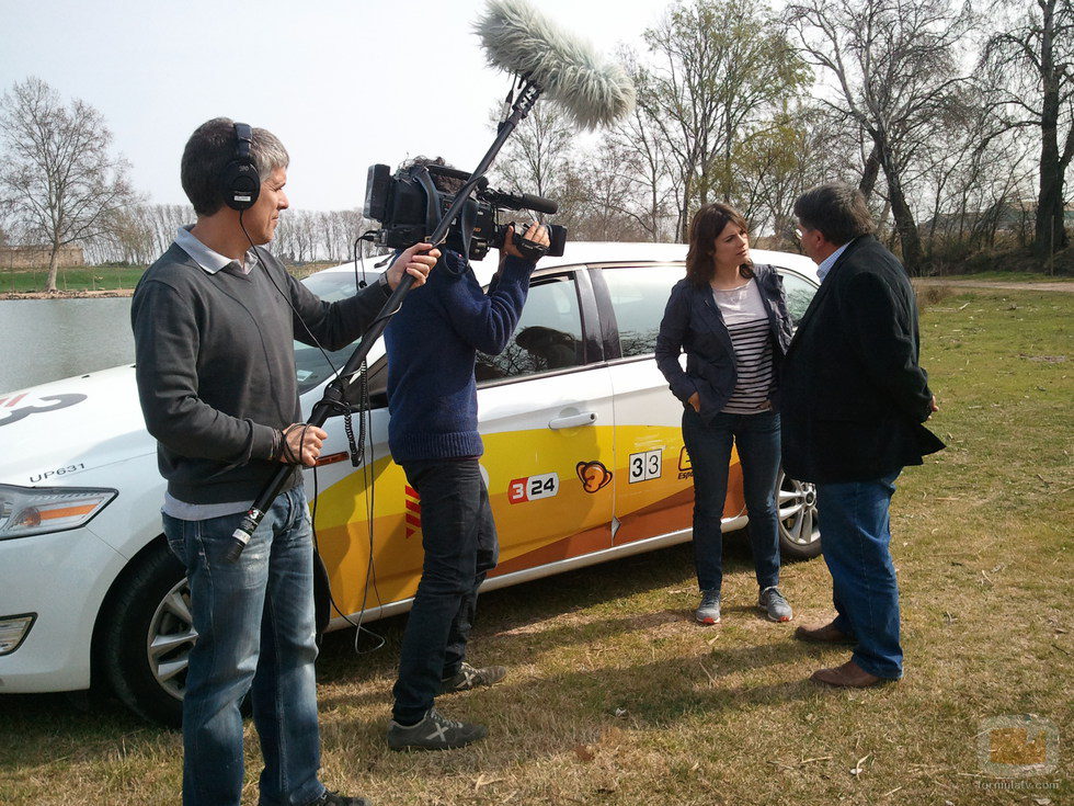 Ariadna Oltra con su equipo en '.CAT'