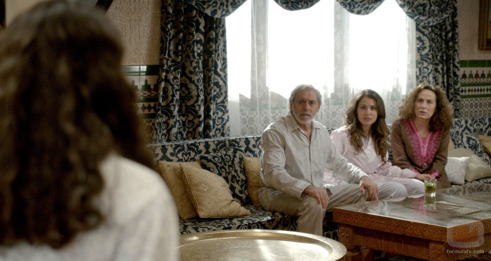 Hiba Abouk, Mercé Montalá y Tomás Calleja asustados en 'El Príncipe'