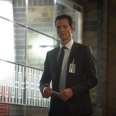 Benjamin Bratt en el primer episodio de '24: El día final'