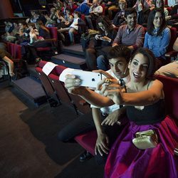 El "selfie" de Antonio Díaz y Ruth Lorenzo en la presentación de 'El Mago Pop'