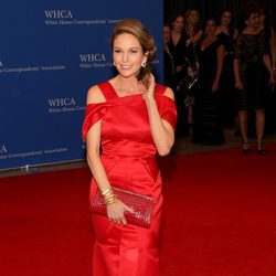 Diane Lane posa en la alfombra roja de la Cena de Corresponsales de la Casa Blanca