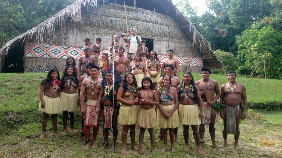 Frank Cuesta con la tribu Dessana en 'Wild Frank'