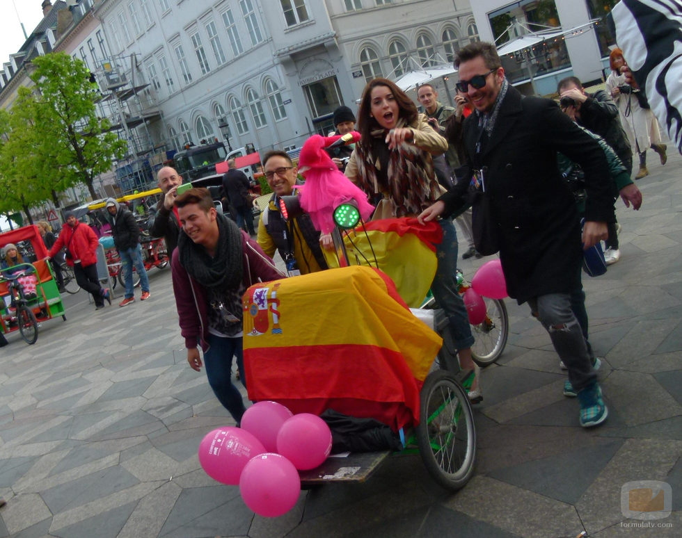 Ruth Lorenzo sobre una bicicleta en Copenhague