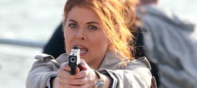 Debra Messing grabando el piloto de 'The Mysteries of Laura' en Nueva York