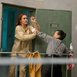 Megan Montaner huye de la cárcel donde lleva encerrada desde los 10 años en 'Sin identidad'