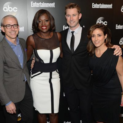 Viola Davis con el reparto de 'How to Get Away with Murder' en los Upfronts 2014 de ABC.