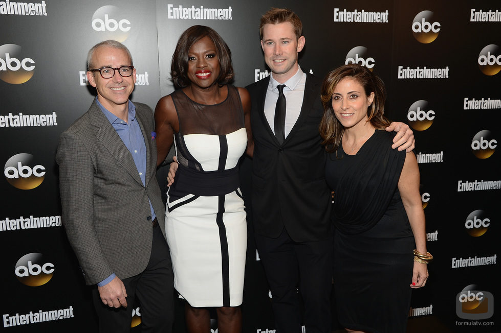 Viola Davis con el reparto de 'How to Get Away with Murder' en los Upfronts 2014 de ABC.
