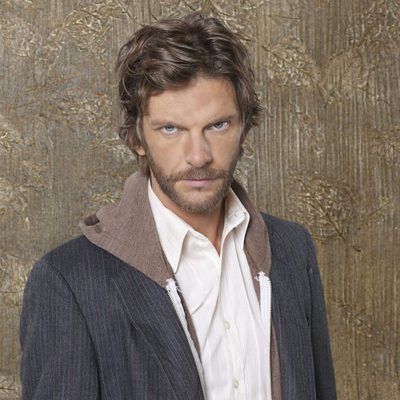 Sam Hazeldine es Abel en 'Resurrection'