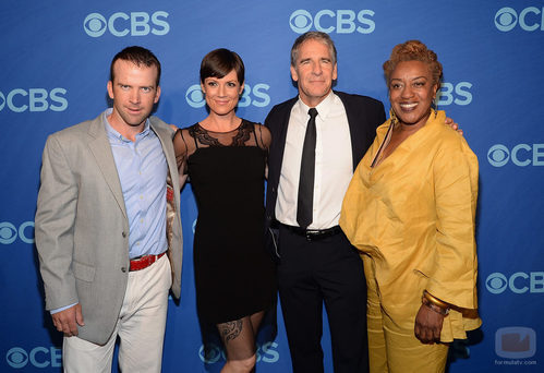 Scott Bakula y el resto del reparto de 'NCIS: New Orleans' en los Upfronts 2014 de CBS