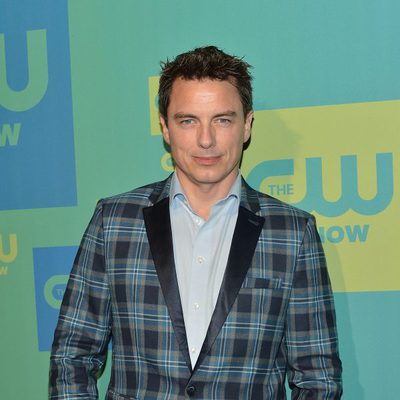 John Barrowman ('Arrow') en los Upfronts 2014 de The CW