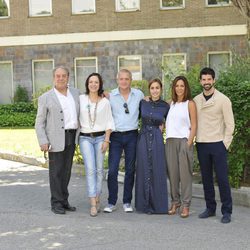 Tito Valverde, Cristina de Inza, Jordi Rebellón, Megan Montaner, Lydia Bosch y Miguel Ángel Muñoz en la rueda de prensa de 'Sin identidad'