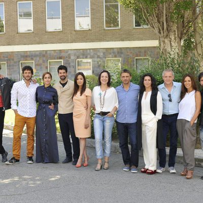 Reparto de la serie 'Sin identidad' en la rueda de prensa