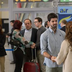 María se reencuentra con Bruno en el aeropuerto en 'Sin identidad'