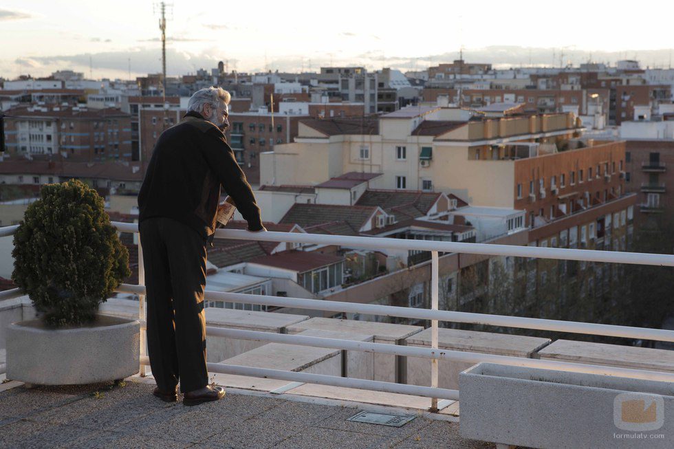 Imanol Arias en el capítulo "57 años y un día" de 'Cuéntame cómo pasó'