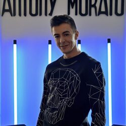 Víctor Palmero con una sudadera Antony Morato y unos pantalones Asos