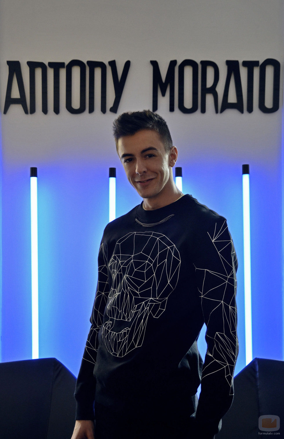 Víctor Palmero con una sudadera Antony Morato y unos pantalones Asos