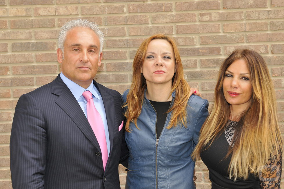 Diego Suárez, Lidia Fuentes y Lorena Morlote de 'Millonario anónimo'