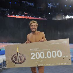 Abraham recoge su premio en 'Supervivientes 2014'