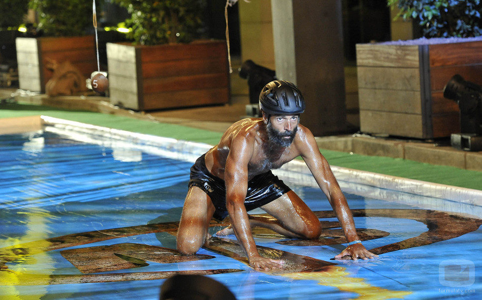 Rafa durante una prueba en la final de 'Supervivientes 2014'