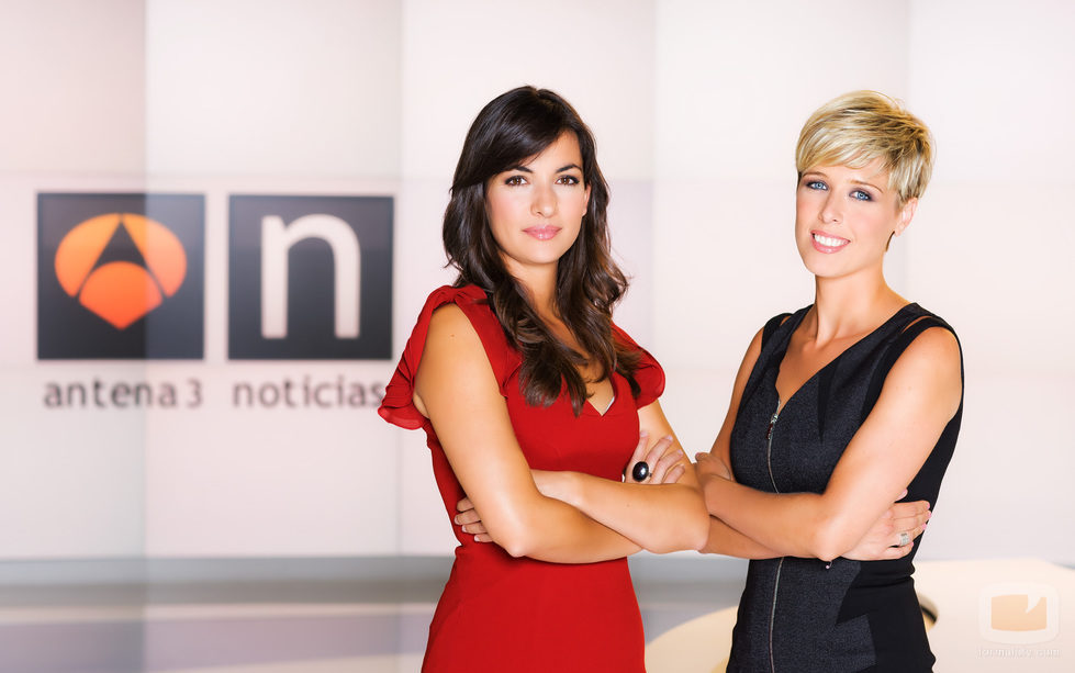 Esther Vaquero y Maria José Sáez, presentadoras de 'Las noticias de la mañana' en Antena 3