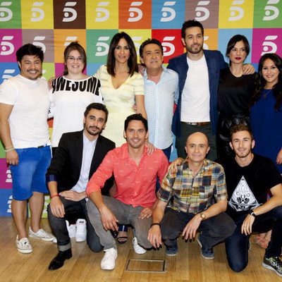 El reparto de 'Aida' posando en la última rueda de prensa de la serie