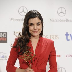 Adriana Ugarte, mejor actriz por 'El tiempo entre costuras' Premios Iris 2014