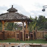 Barra y sillas del jardín de 'Ex, ¿qué harías por tus hijos?'