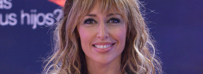 Emma García posa en el plató de 'Ex, ¿qué harías por tus hijos?'