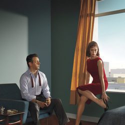 Michael Sheen y Lizzy Caplan en una imagen promocional 'Masters of Sex'