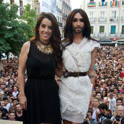 Ruth Lorenzo junto a Conchita Wurst en el Orgullo Gay 2014 de Madrid