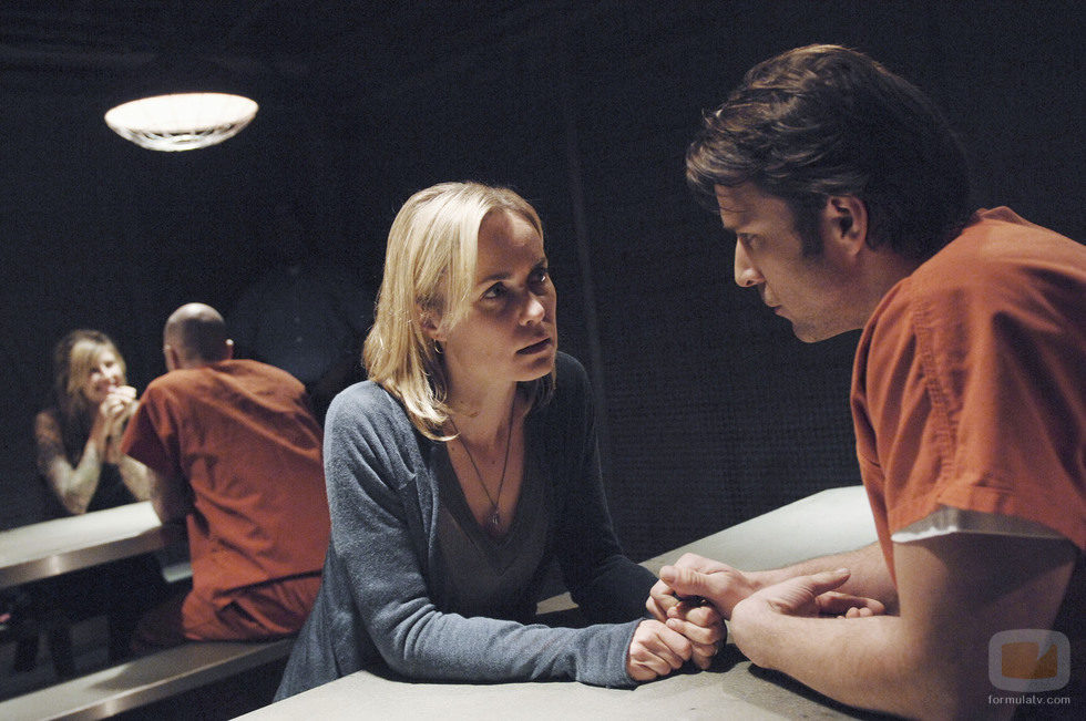 Marta Walraven visita a Irwin Petrov en 'Venganza'