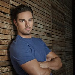 Jay Ryan es Vincent Keller en 'Bella y Bestia'