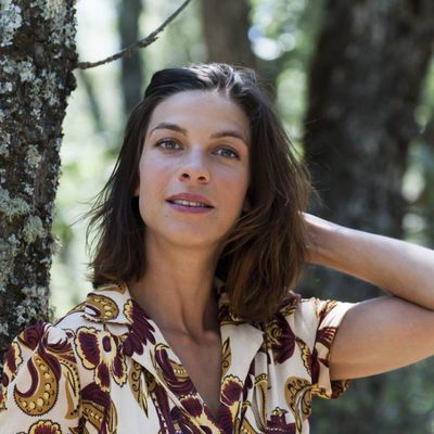 Natalia Tena es Emma en 'Refugiados'