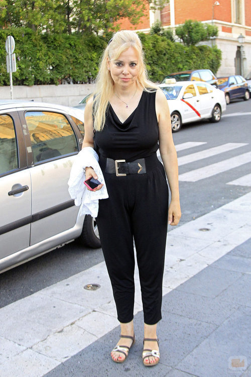 Emma Ozores en el funeral de Carmen Hornillos