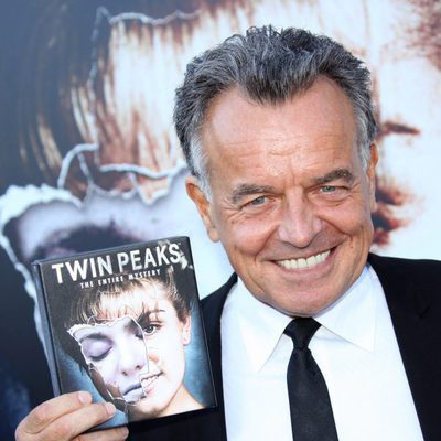 Ray Wise celebrando el lanzamiento de "Twin peaks: The Entire Mystery"