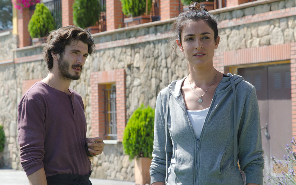 Blanca Romero y Yon González en 'Bajo sospecha'