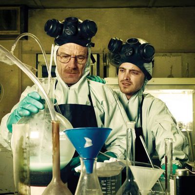 Walter White y Jesse Pinkman cocinan metanfetamina en 'Breaking Bad'