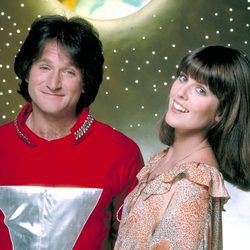 Robin Williams y Pam Dawber en la serie 'Mork & Mindy'