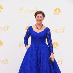 Mayim Bialik en los Emmys 2014