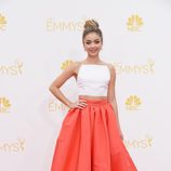 Sarah Hyland de 'Modern Family' en la alfombra roja de los Emmy 2014