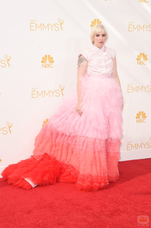 Lena Dunham en la alfombra roja de los Emmys 2014