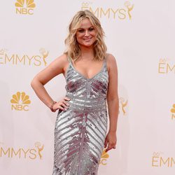 Amy Poehler en la alfombra roja de los Emmys 2014